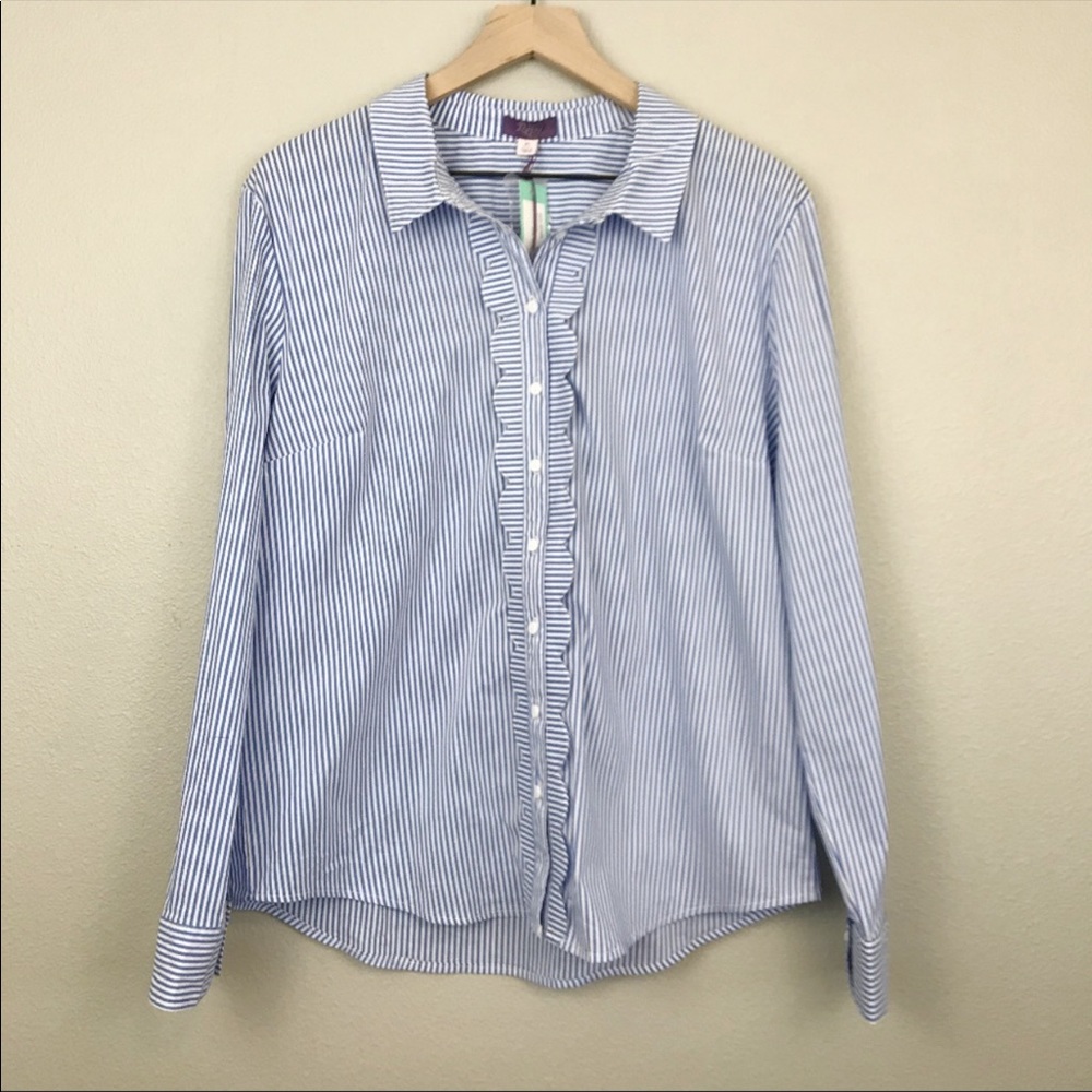 Scalloped Button Front 2x top